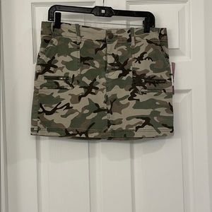 Love fire camo skirt